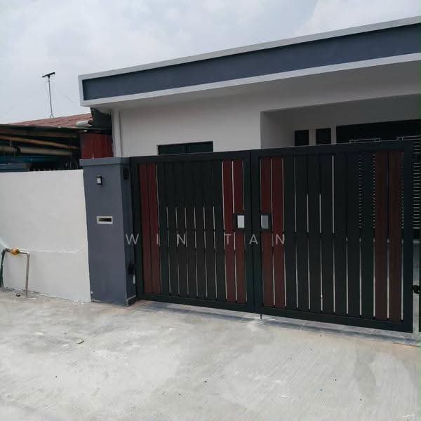 1-storey Terraced House for Sale in Taman Sri Skudai (Skudai) - Win Tan - Exterior - PropertyGuru.com.my