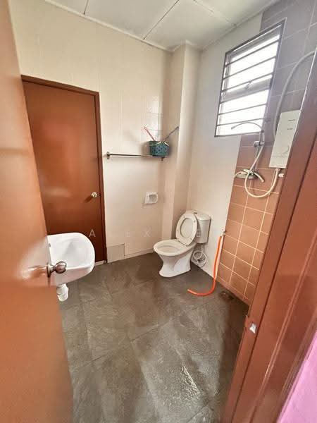 Rumah Teres untuk Disewa di Bandar Puteri Klang (Klang) - Alex Lee - Bathroom - PropertyGuru.com.my