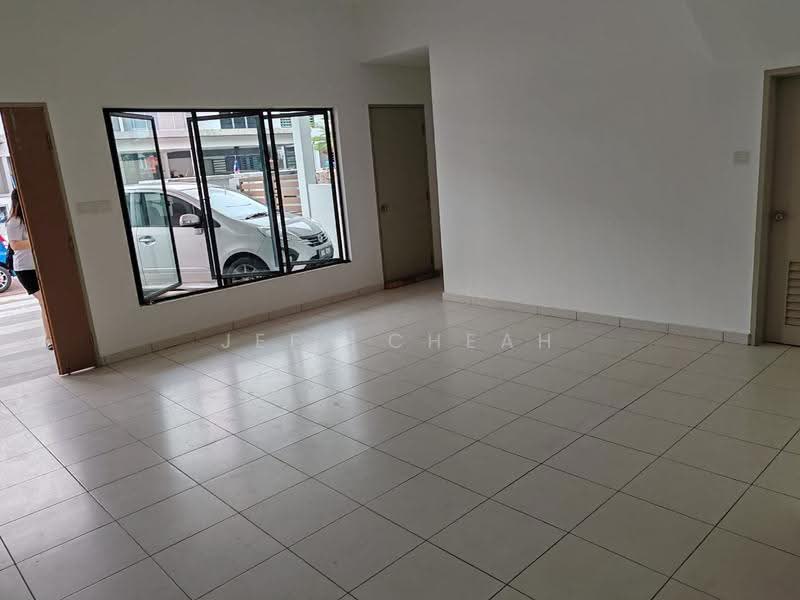 2-storey Terraced House for Sale in Bandar Sunway Semenyih (Semenyih) - Jeff Cheah - Living Room - PropertyGuru.com.my