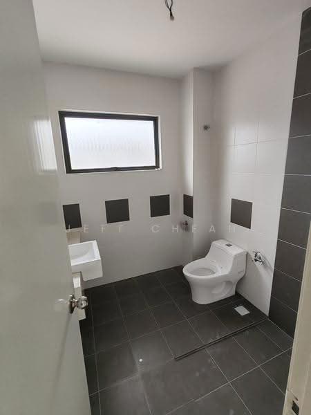 2-storey Terraced House for Sale in Bandar Sunway Semenyih (Semenyih) - Jeff Cheah - Bathroom - PropertyGuru.com.my