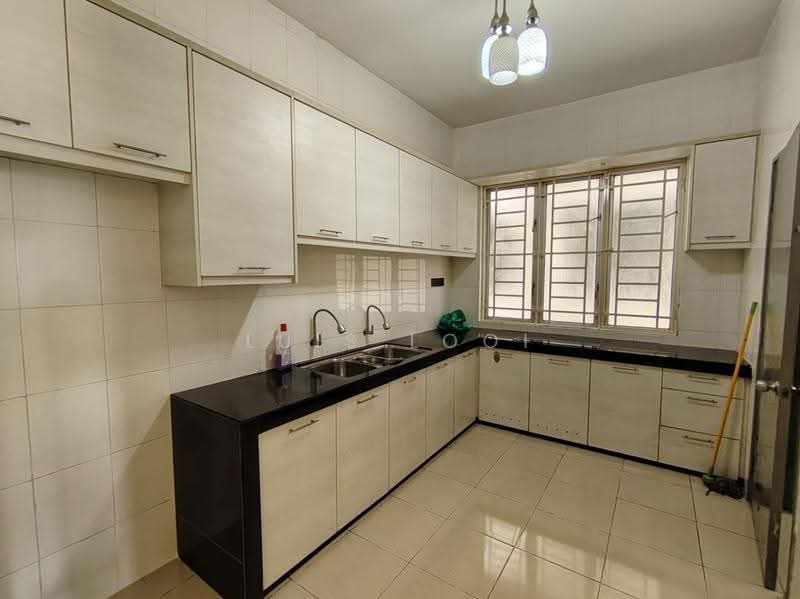 Kondominium untuk Disewa di Platinum Hill PV 8 - Luis Looi - Kitchen - PropertyGuru.com.my
