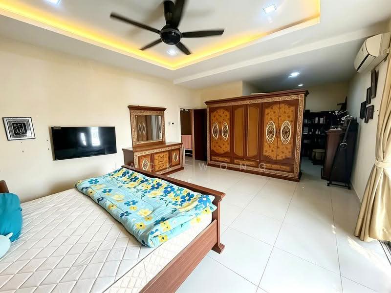 3-storey Terraced House for Sale in Taman Ehsan Jaya (Ulu Tiram) - Jack Wong - Bedroom - PropertyGuru.com.my