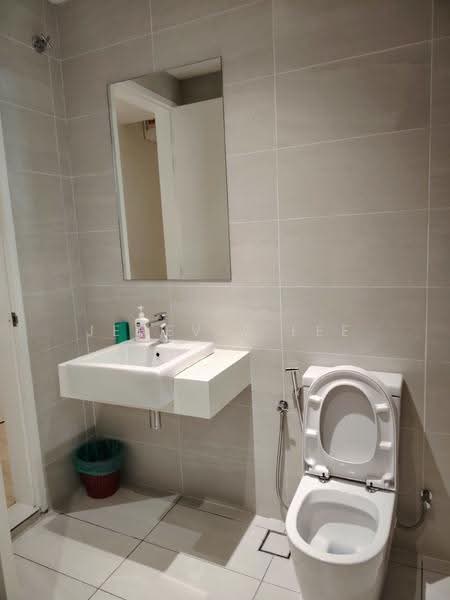 Kediaman Servis untuk Disewa di UNIO Residence - Jenevia Lee - Bathroom - PropertyGuru.com.my