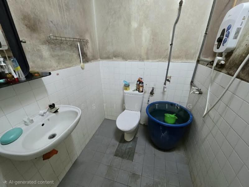 Rumah Teres 1-Tingkat untuk Dijual di Taman Bukit Mutiara (Kajang) - Celestine Ting - Bathroom - PropertyGuru.com.my