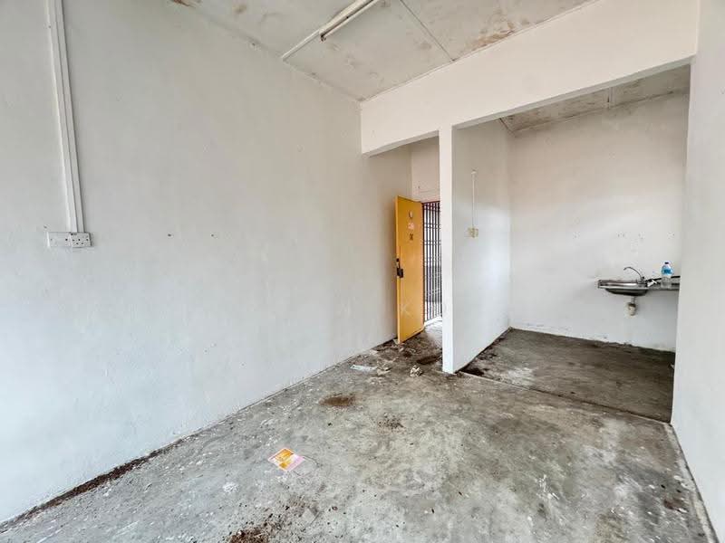 Flat for Sale at Taman Pulai Utama - Justin Kong - Interior - PropertyGuru.com.my