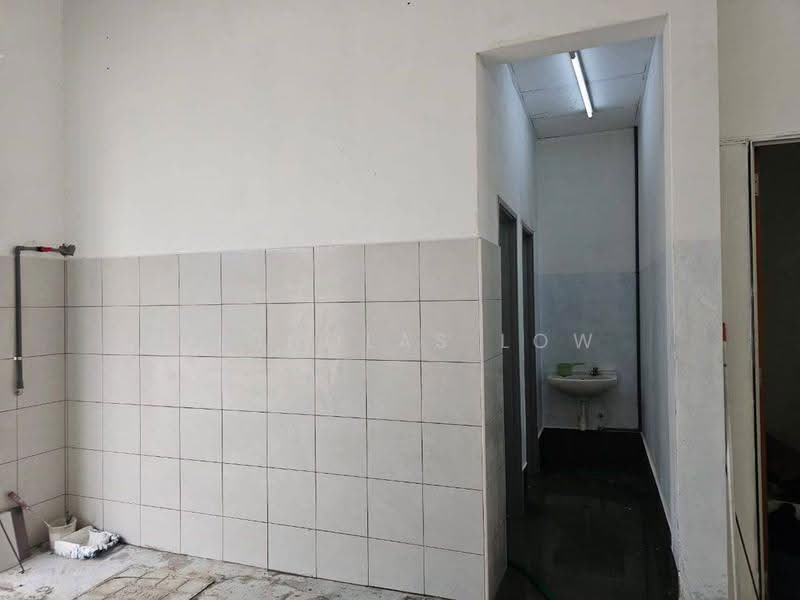 Kedai untuk Disewa di Setia Tropika (Johor Bahru) - Nicholas Low - Interior - PropertyGuru.com.my