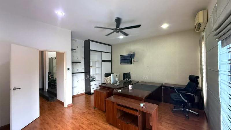 Rumah Teres 3-Tingkat untuk Dijual di Bandar Seri Alam (Masai) - Karl Lim - Study - PropertyGuru.com.my