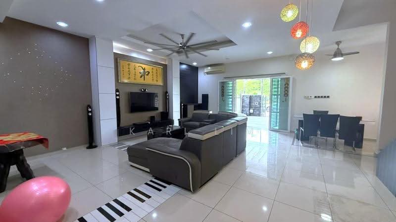 Rumah Teres 3-Tingkat untuk Dijual di Bandar Seri Alam (Masai) - Karl Lim - Living Room - PropertyGuru.com.my