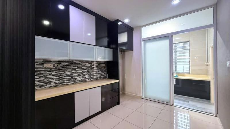 Rumah Teres 3-Tingkat untuk Dijual di Bandar Seri Alam (Masai) - Karl Lim - Kitchen - PropertyGuru.com.my