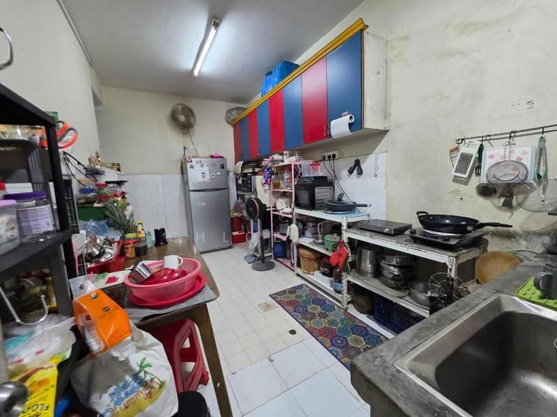2-storey Terraced House for Sale in Taman Puteri Wangsa (Ulu Tiram) - Chloe Lai - Kitchen - PropertyGuru.com.my