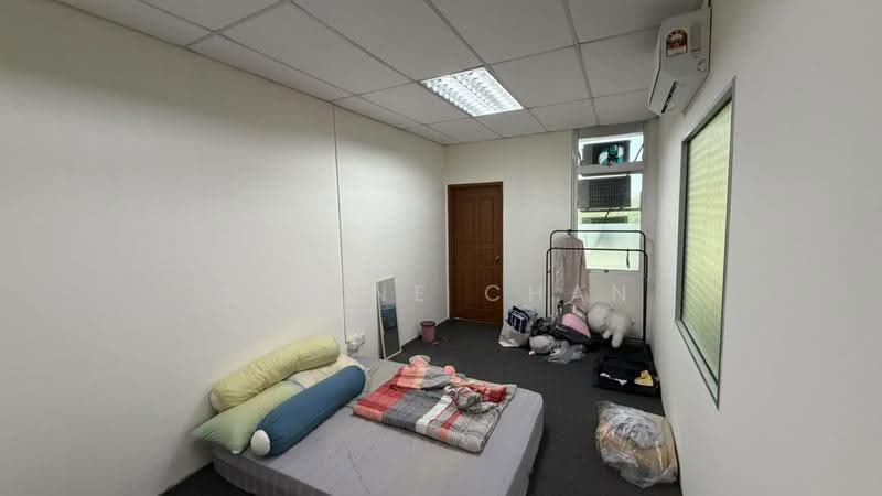 Kedai untuk Disewa di Taman Molek (Johor Bahru) - Elaine Chan - Bedroom - PropertyGuru.com.my