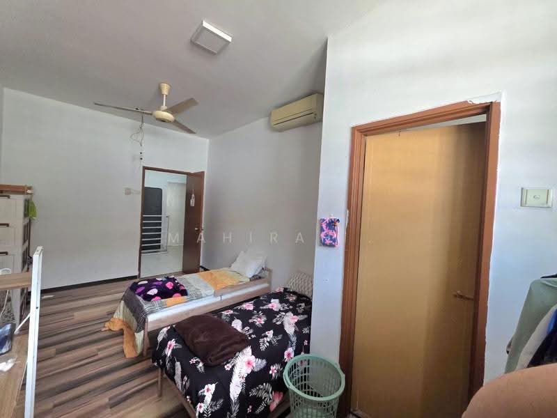Terraced House for Sale in Taman Jelok Impian (Kajang) - Mahirah . - Bedroom - PropertyGuru.com.my
