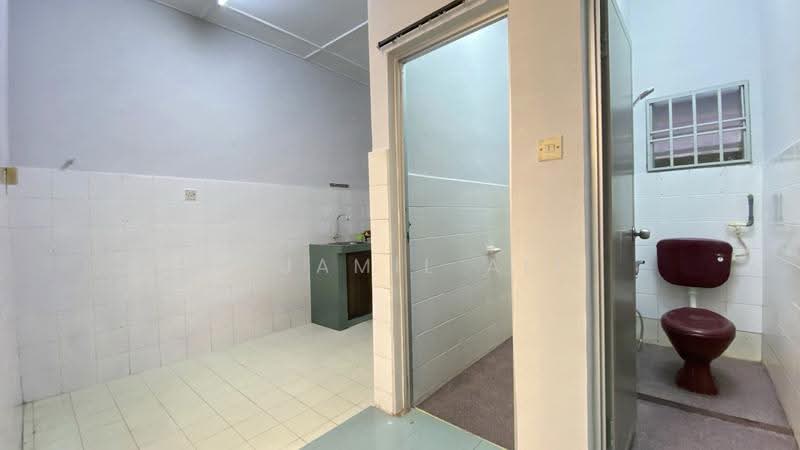 Rumah Teres 1-Tingkat untuk Dijual di Taman Sri Terap (Muar) - M Jamil Ali - Bathroom - PropertyGuru.com.my