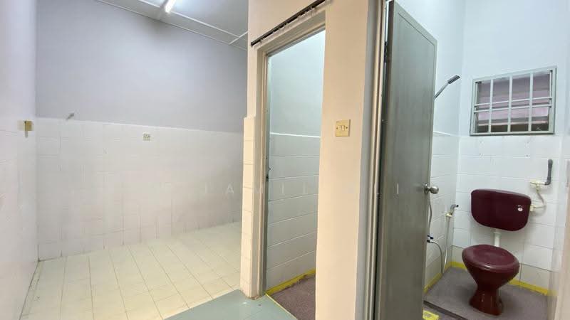 Rumah Teres 1-Tingkat untuk Dijual di Taman Sri Terap (Muar) - M Jamil Ali - Bathroom - PropertyGuru.com.my