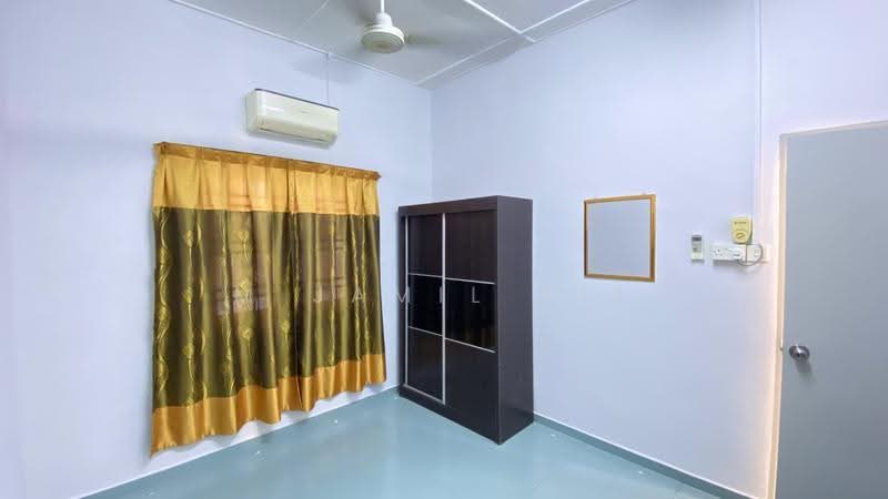 Rumah Teres 1-Tingkat untuk Dijual di Taman Sri Terap (Muar) - M Jamil Ali - Bedroom - PropertyGuru.com.my