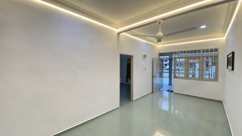 Rumah Teres 1-Tingkat untuk Dijual di Taman Sri Terap (Muar) - M Jamil Ali - Living Room - PropertyGuru.com.my