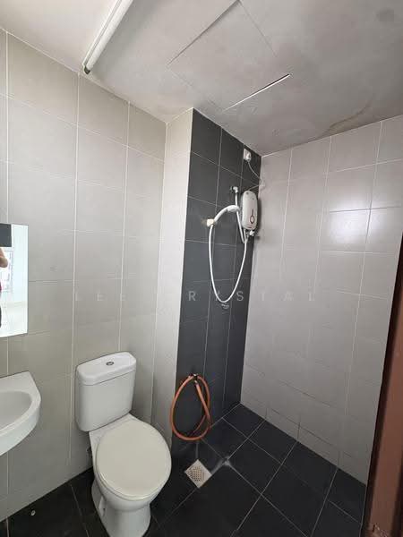 Service Residence for Rent at Ascotte Boulevard - Lee Crystal - Bathroom - PropertyGuru.com.my