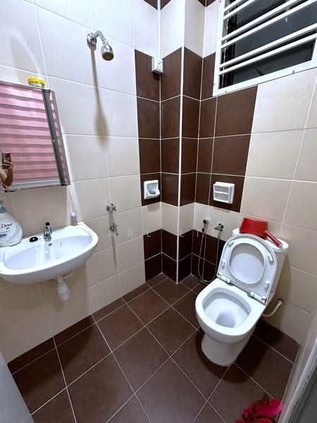 2-storey Terraced House for Sale in Bandar Dato Onn (Tebrau) - Karl Lim - Bathroom - PropertyGuru.com.my