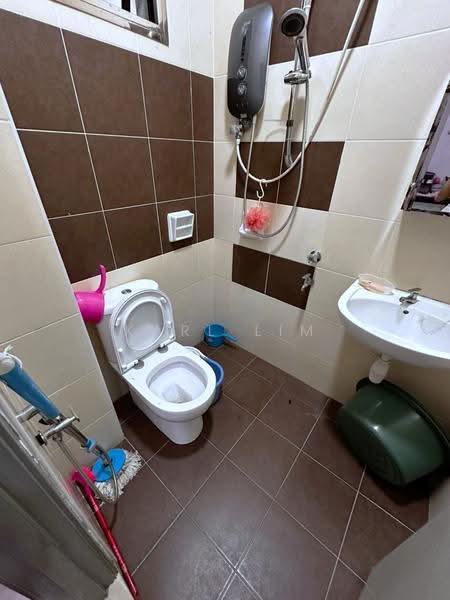 2-storey Terraced House for Sale in Bandar Dato Onn (Tebrau) - Karl Lim - Bathroom - PropertyGuru.com.my