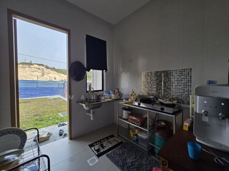Terraced House for Sale in Kampung Desa Putra (Dengkil) - Mahirah . - Kitchen - PropertyGuru.com.my