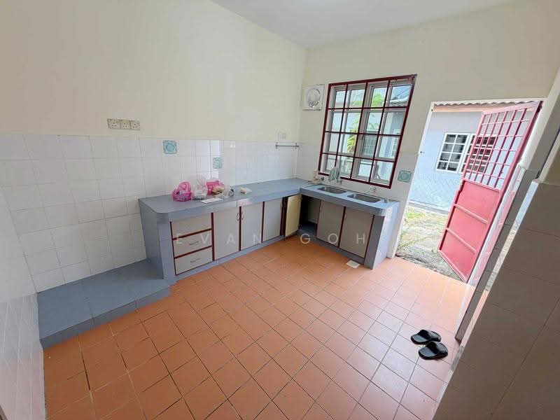 2-storey Terraced House for Sale in Saujana Puchong (Puchong) - Evan Goh - Kitchen - PropertyGuru.com.my