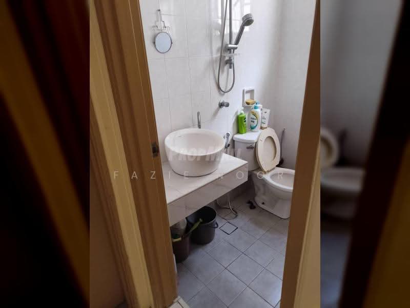 2-storey Terraced House for Sale in Kota Kemuning (Shah Alam) - Fazie Noor - Bathroom - PropertyGuru.com.my