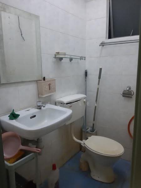 Pangsapuri untuk Dijual di Sri Camellia - Alex Lee - Bathroom - PropertyGuru.com.my