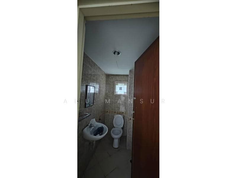 Kondominium untuk Dijual di Kepong Sentral Condominium - Abu Mansur - Bathroom - PropertyGuru.com.my