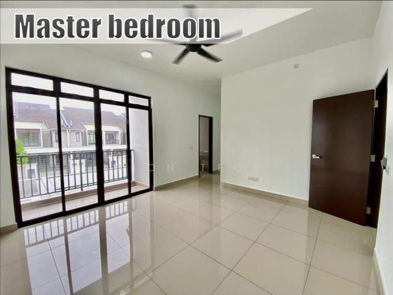 Rumah Teres untuk Disewa di Iskandar Puteri (Nusajaya) (Johor) - Fion Teow - Master Bedroom - PropertyGuru.com.my