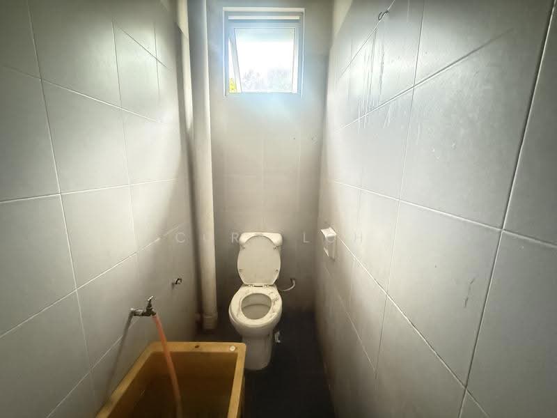 Kedai / Pejabat untuk Disewa di Bandar Dato Onn (Tebrau) - Cora Loh - Bathroom - PropertyGuru.com.my