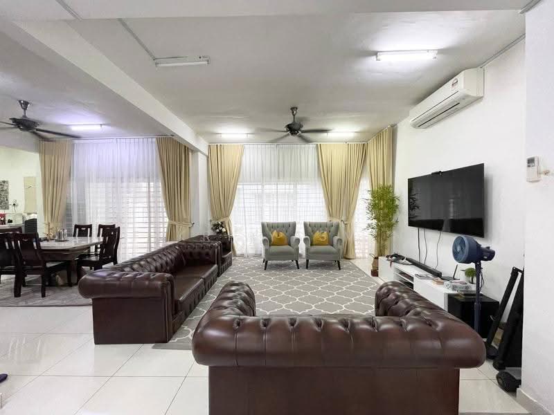Rumah Banglo untuk Dijual di Seksyen 15 (Bangi) - Fikri Yasmin - Living Room - PropertyGuru.com.my