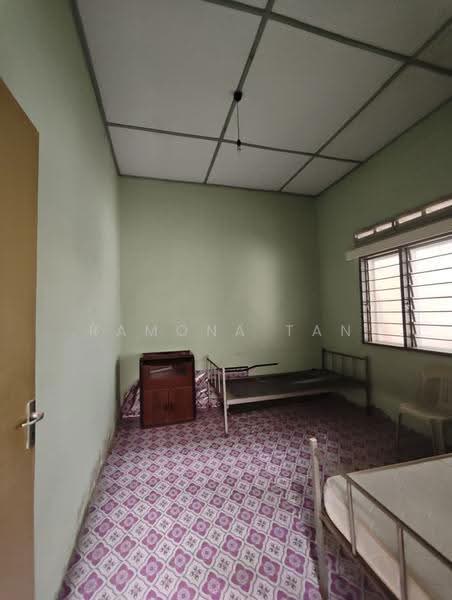 1-storey Terraced House for Sale in Taman Seaview (Melaka City) - Ramona Tan - Bedroom - PropertyGuru.com.my