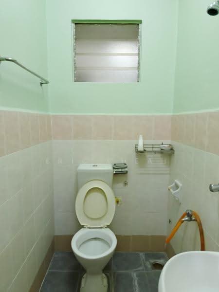 Condominium for Sale at Pangsapuri Seri Pinang - Eric Cheah - Bathroom - PropertyGuru.com.my