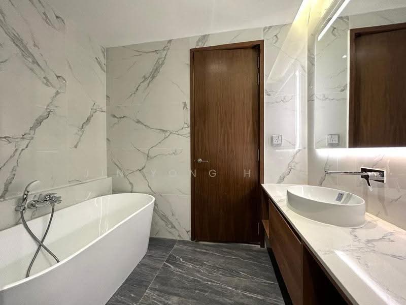 Kediaman Servis untuk Disewa di Core Residence @ TRX - Jin Yong Heng - Bathroom - PropertyGuru.com.my