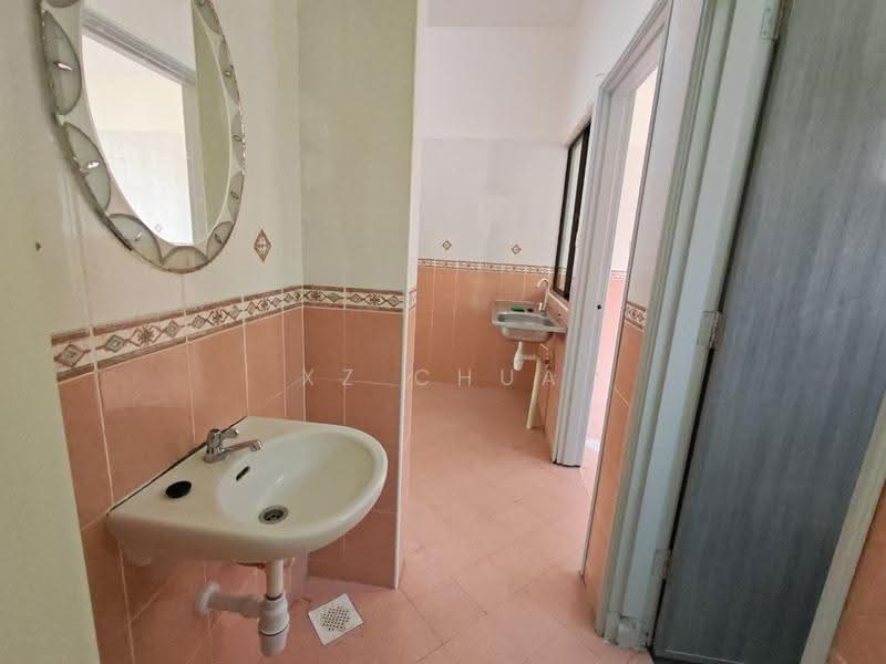 Rumah Teres 2.5-Tingkat untuk Disewa di Johor Bahru (Johor) - XZ CHUA - Bathroom - PropertyGuru.com.my