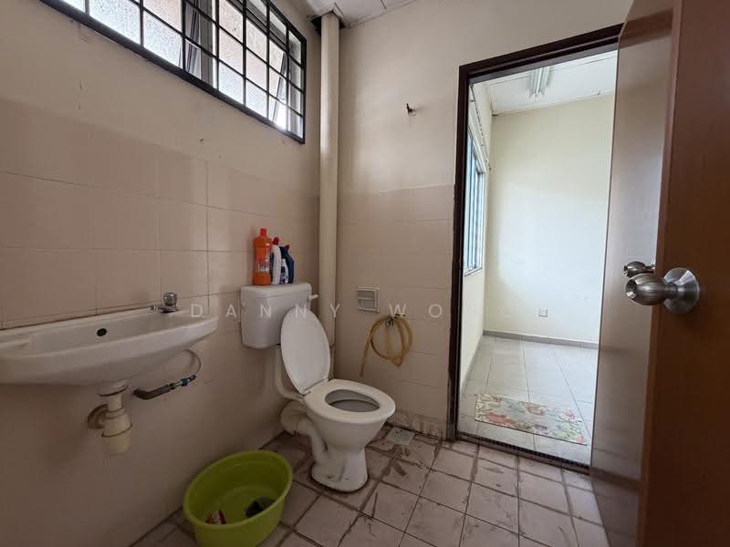 2-storey Terraced House for Rent in Taman Bukit Rawang Jaya (Rawang) - Danny Wong - Bathroom - PropertyGuru.com.my