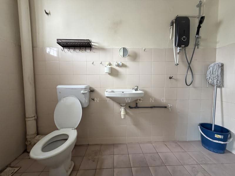 2-storey Terraced House for Rent in Taman Bukit Rawang Jaya (Rawang) - Danny Wong - Bathroom - PropertyGuru.com.my