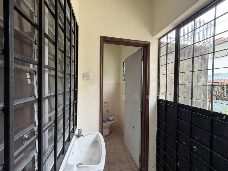2-storey Terraced House for Rent in Taman Bukit Rawang Jaya (Rawang) - Danny Wong - Bathroom - PropertyGuru.com.my