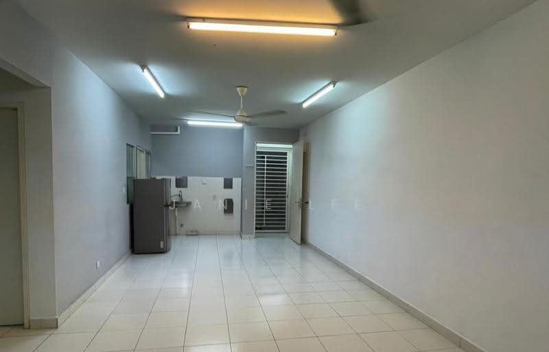 Apartment for Sale at Pangsapuri Seri Mutiara - Janie Lee - Dining & Kitchen - PropertyGuru.com.my