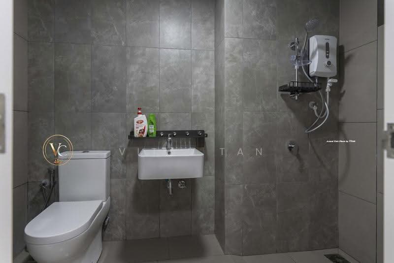 Kondominium untuk Disewa di Tuai Timur - Vitas Tan - Bathroom - PropertyGuru.com.my