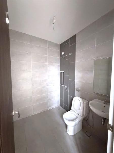 Cluster House for Sale in Taman Glenmarie (Johor Bahru) - Karl Lim - Bathroom - PropertyGuru.com.my