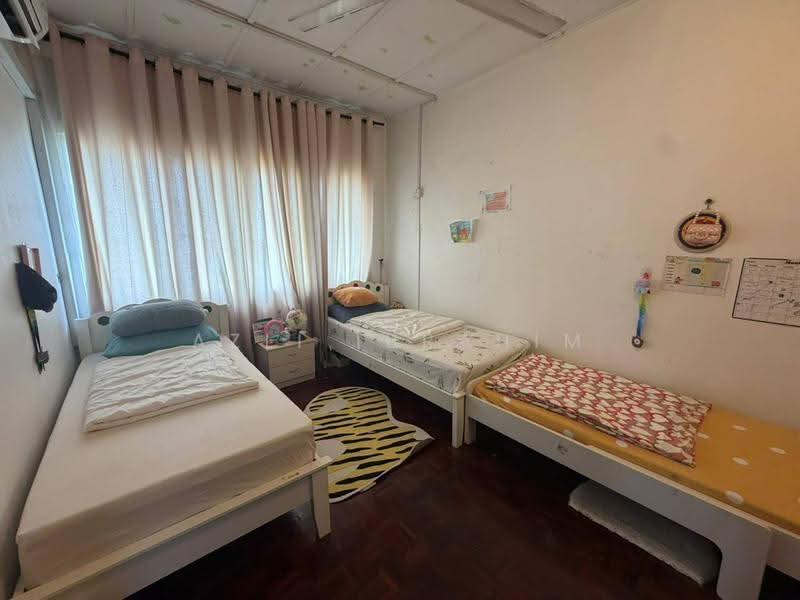Bungalow House for Sale in Seksyen 1 Bandar Baru Bangi (Bandar Baru Bangi) - Azli Ibrahim - Bedroom - PropertyGuru.com.my