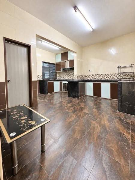 Rumah Teres 2-Tingkat untuk Dijual di Taman Tampoi Indah (Tampoi) - Alen Tan - Kitchen - PropertyGuru.com.my