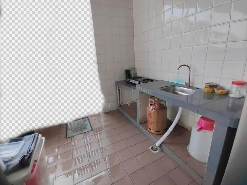 1.5-storey Terraced House for Sale in Taman Perling (Perling) - Sean Yeoh - Kitchen - PropertyGuru.com.my