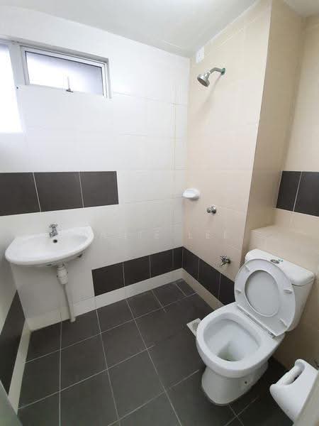 Apartment for Sale at Seri Kasturi Apartments - Janie Lee - Master Bathroom - PropertyGuru.com.my