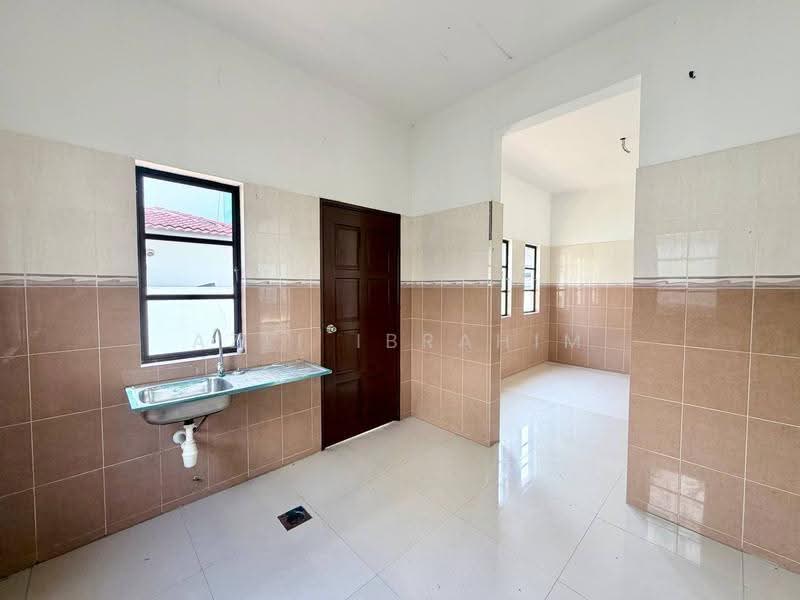 2-storey Terraced House for Sale in Taman Astana Indah (Bangi) - Azli Ibrahim - Kitchen - PropertyGuru.com.my
