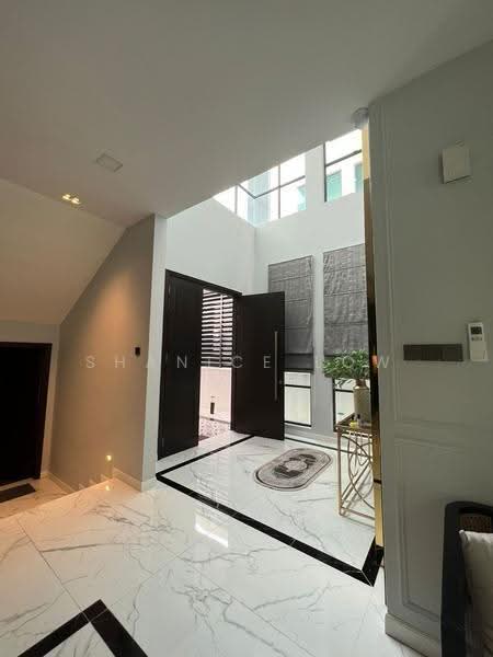 Bungalow House for Sale in Bandar Bukit Puchong 2 (Puchong) - Shanice Low - Entrance - PropertyGuru.com.my