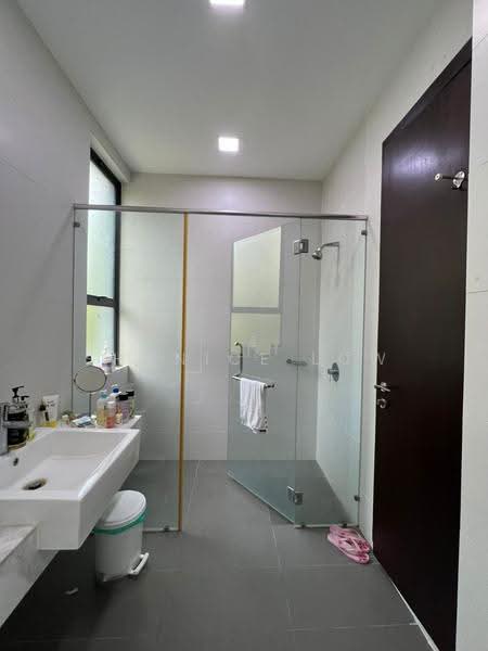 Bungalow House for Sale in Bandar Bukit Puchong 2 (Puchong) - Shanice Low - Bathroom - PropertyGuru.com.my
