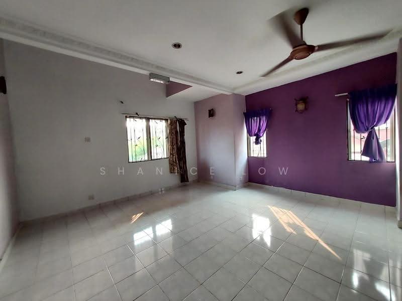 Semi-Detached House for Sale in Bandar Bukit Puchong 2 (Puchong) - Shanice Low - Living Room - PropertyGuru.com.my