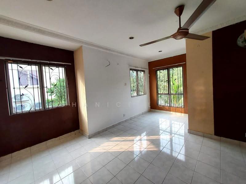 Semi-Detached House for Sale in Bandar Bukit Puchong 2 (Puchong) - Shanice Low - Living Room - PropertyGuru.com.my